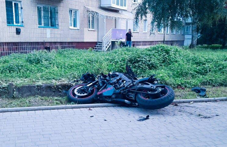 У Коломиї водій “Опеля” виїхав на зустрічну і збив мотоцикліста (ФОТО)