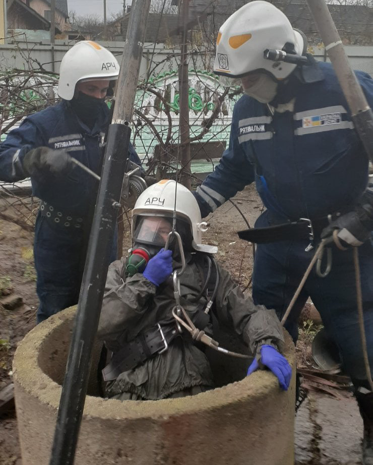 На Івано-Франківщині чоловік упав у колодязь і загинув