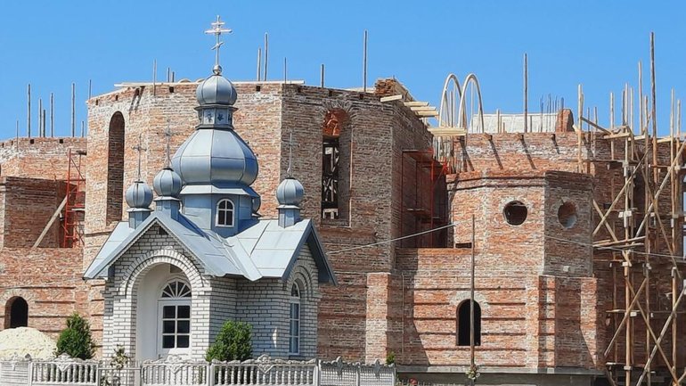 село Новиця, будівництво церкви
