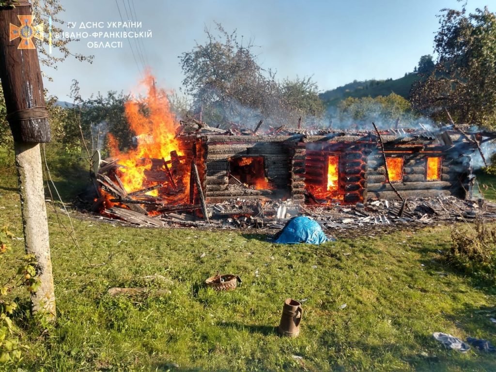 село Бабин, згорів будинок