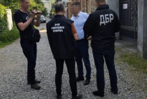 Колишнього начальника ДСНС Прикарпаття підозрюють у незаконній вирубці лісу на 7 млн грн