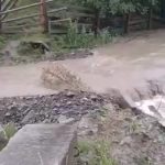 вода