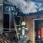 горить будівля