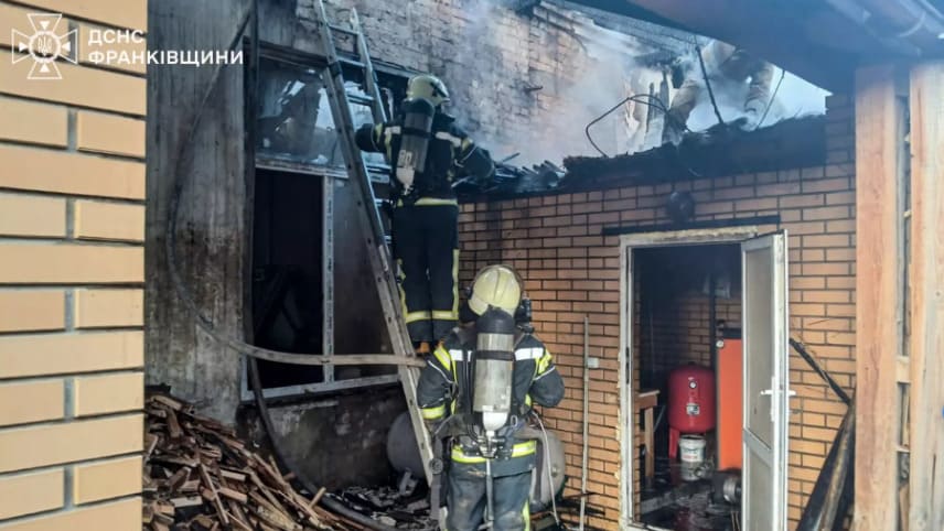 горить будівля