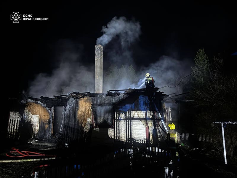 згорів будинок