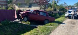 На Івано-Франківщині водій “Жигулів” заїхав в огорожу (ФОТО)