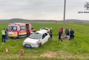 На Прикарпатті внаслідок ДТП травмувалися жінка та двоє дітей