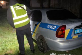 На Прикарпатті поліцейські застосували зброю під час затримання чоловіка