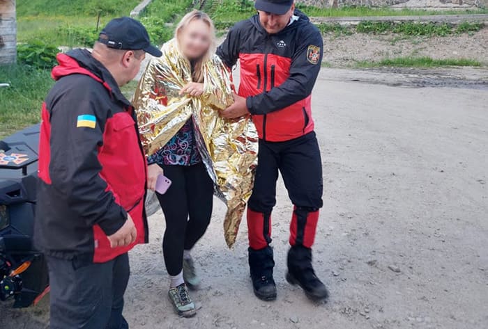 Карпати туристка, удар блискавки