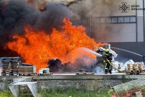 Масштабна пожежа в Івано-Франківську: горіло складське приміщення