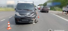 Поблизу Івано-Франківська зіткнулися два автомобілі “Рено Трафік”