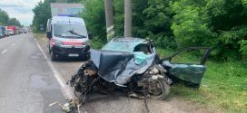 Поблизу Ямниці зіткнулися легкове авто та рейсовий автобус: травмовані обоє водіїв та 13 пасажирів