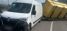 У Яремчі зіткнулися Mitsubishi та Renault Master із причепом