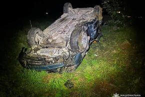 У Верховинському районі перекинувся автомобіль. Пасажир загинув