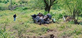 На Прикарпатті КАМАЗ покотився з гори і кілька разів перекинувся. Двоє дітей отримали травми