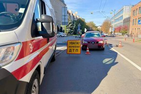 В Івано-Франківську внаслідок ДТП загинула 46-річна жінка