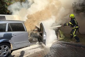 У Крихівцях загорівся легковий автомобіль